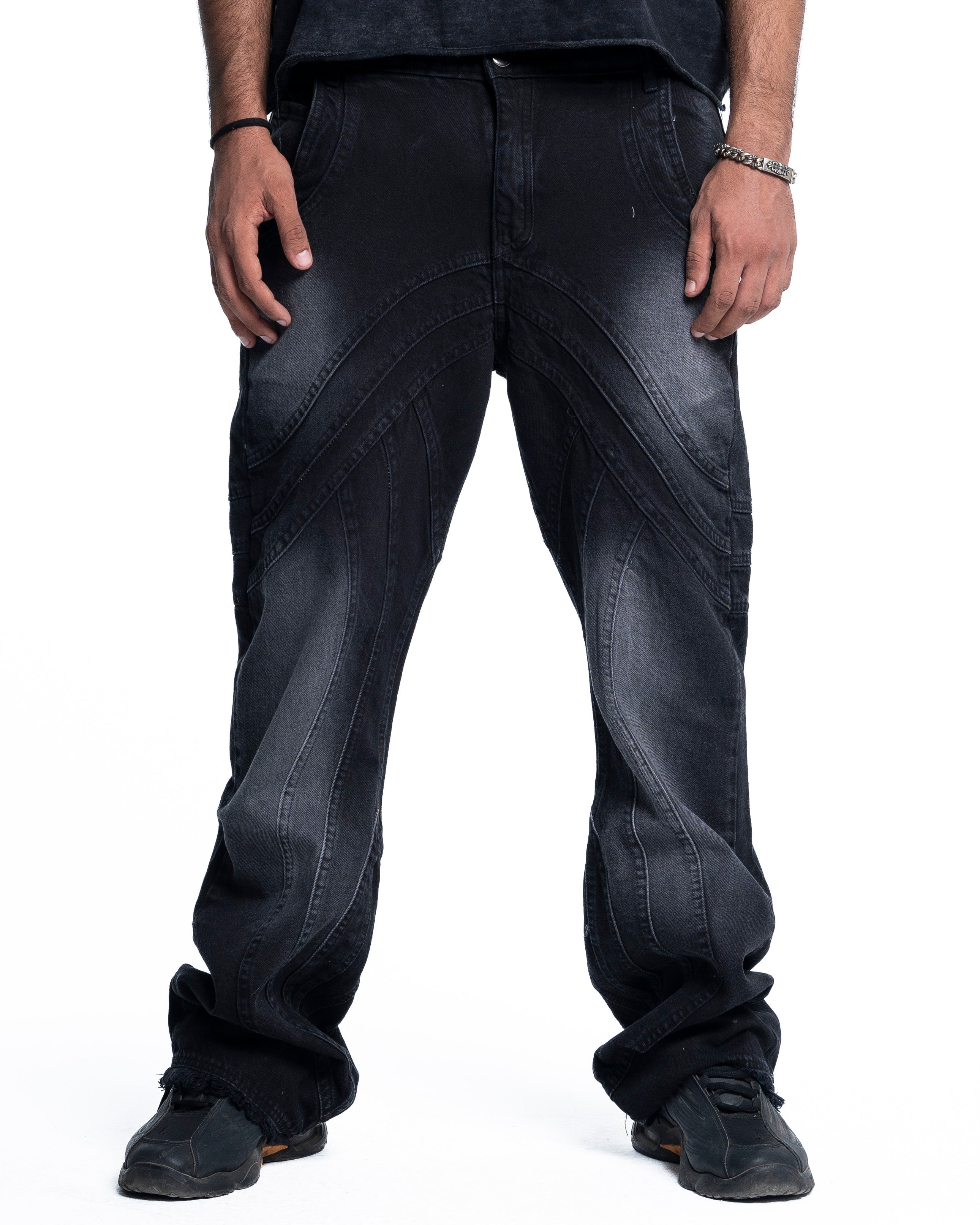 BLACK FLARED JEANS