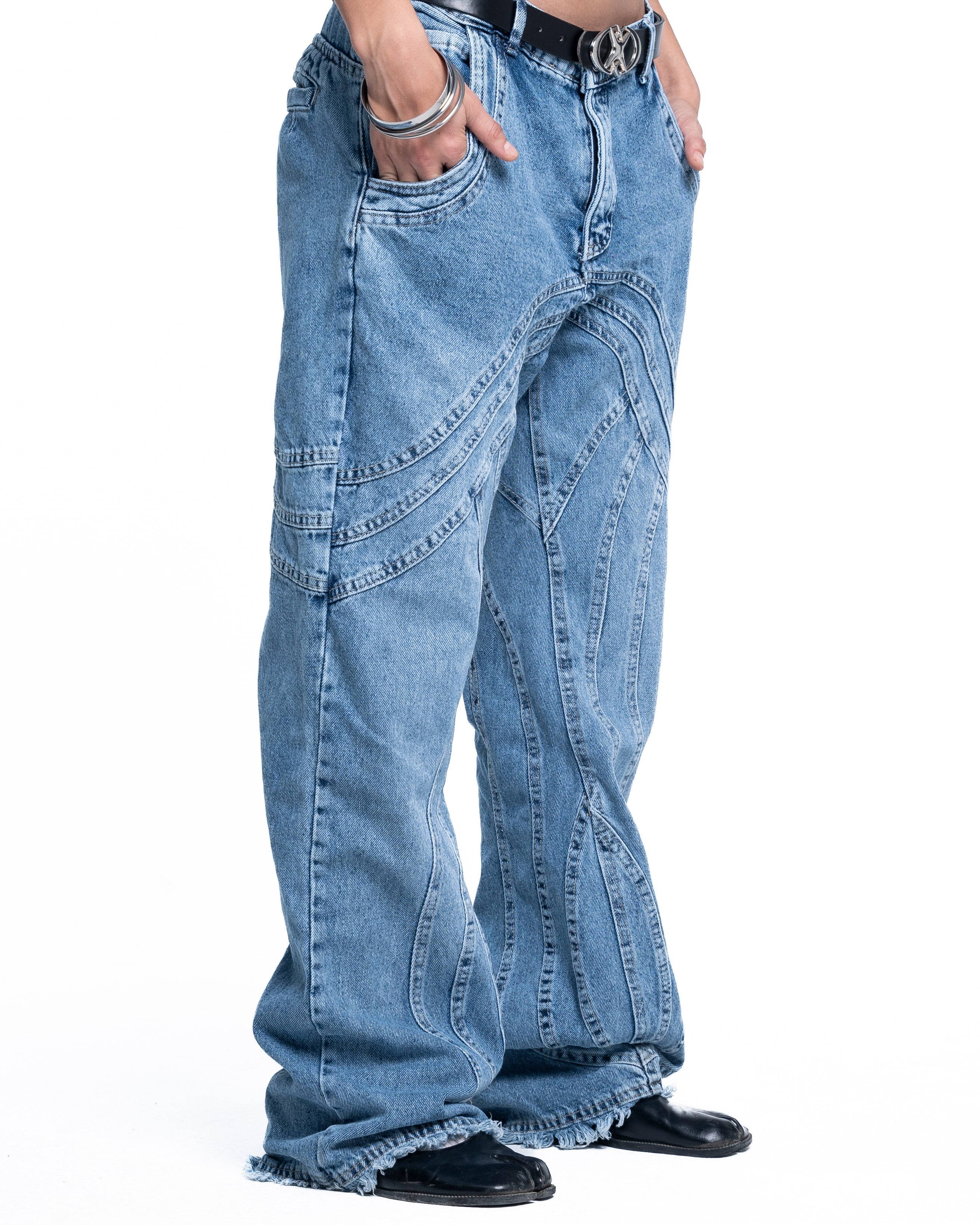 LIGHT BLUE FLARED JEANS